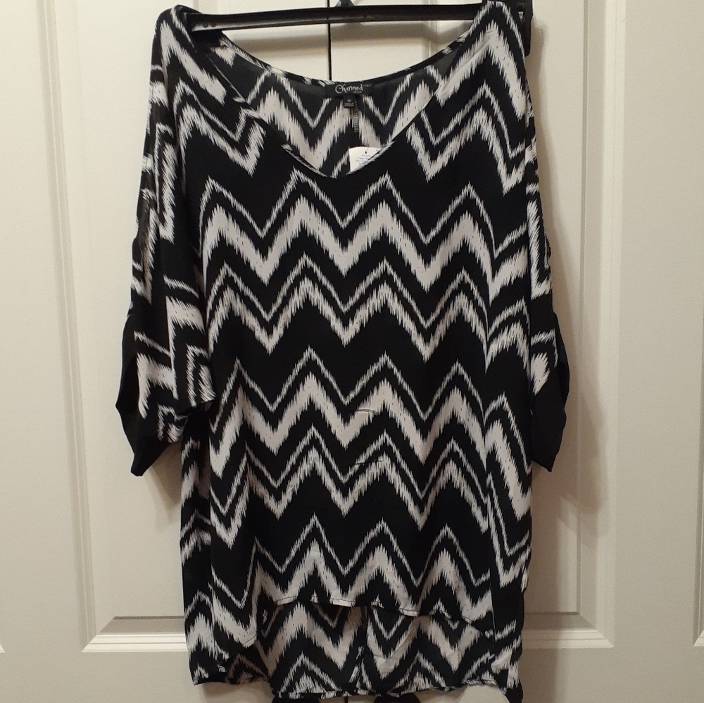 Black & White Chevron Print Flowy Cut Out Top 1X NWOT